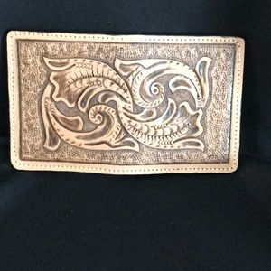 Men’s credit card carrier.